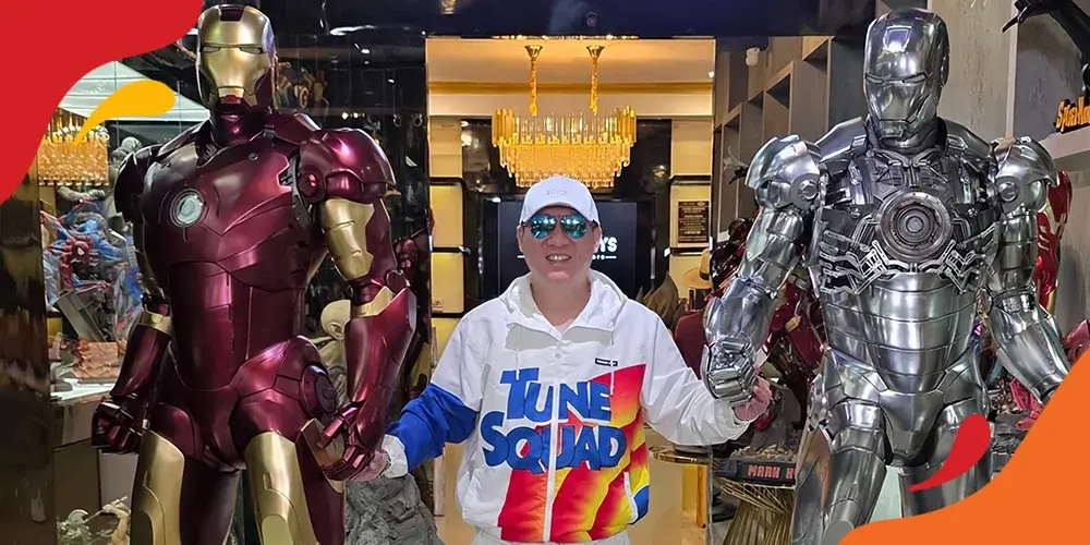 Pemilik VVIP TOYS Collectibles Store